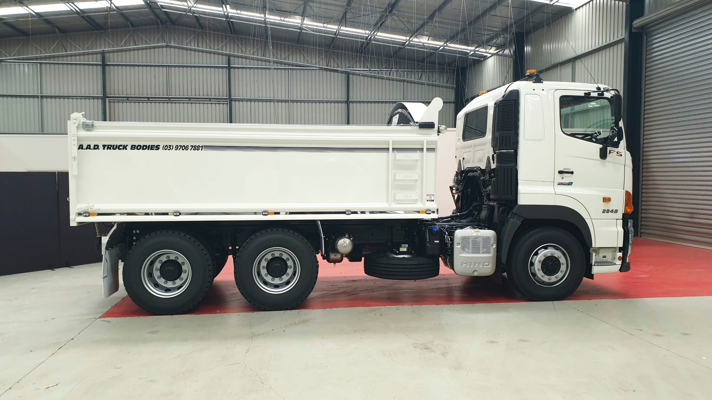 2021 HINO FS -700 SERIES AMT TIPPER