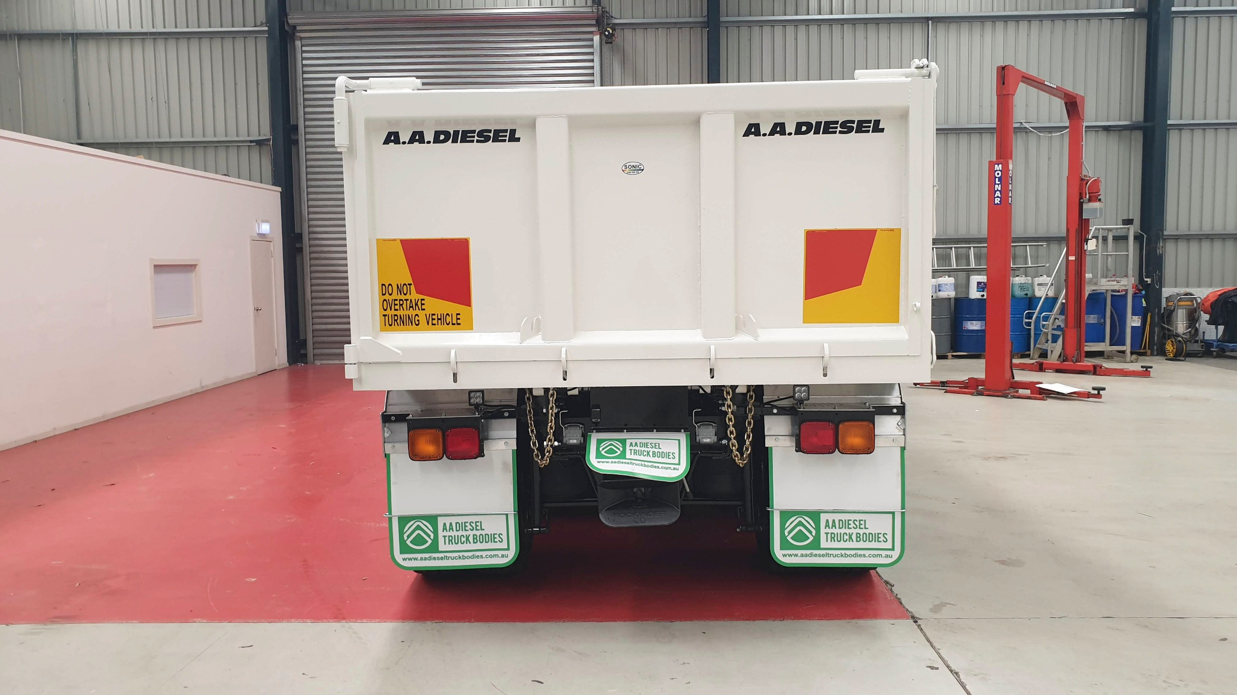 2021 HINO FS -700 SERIES AMT TIPPER