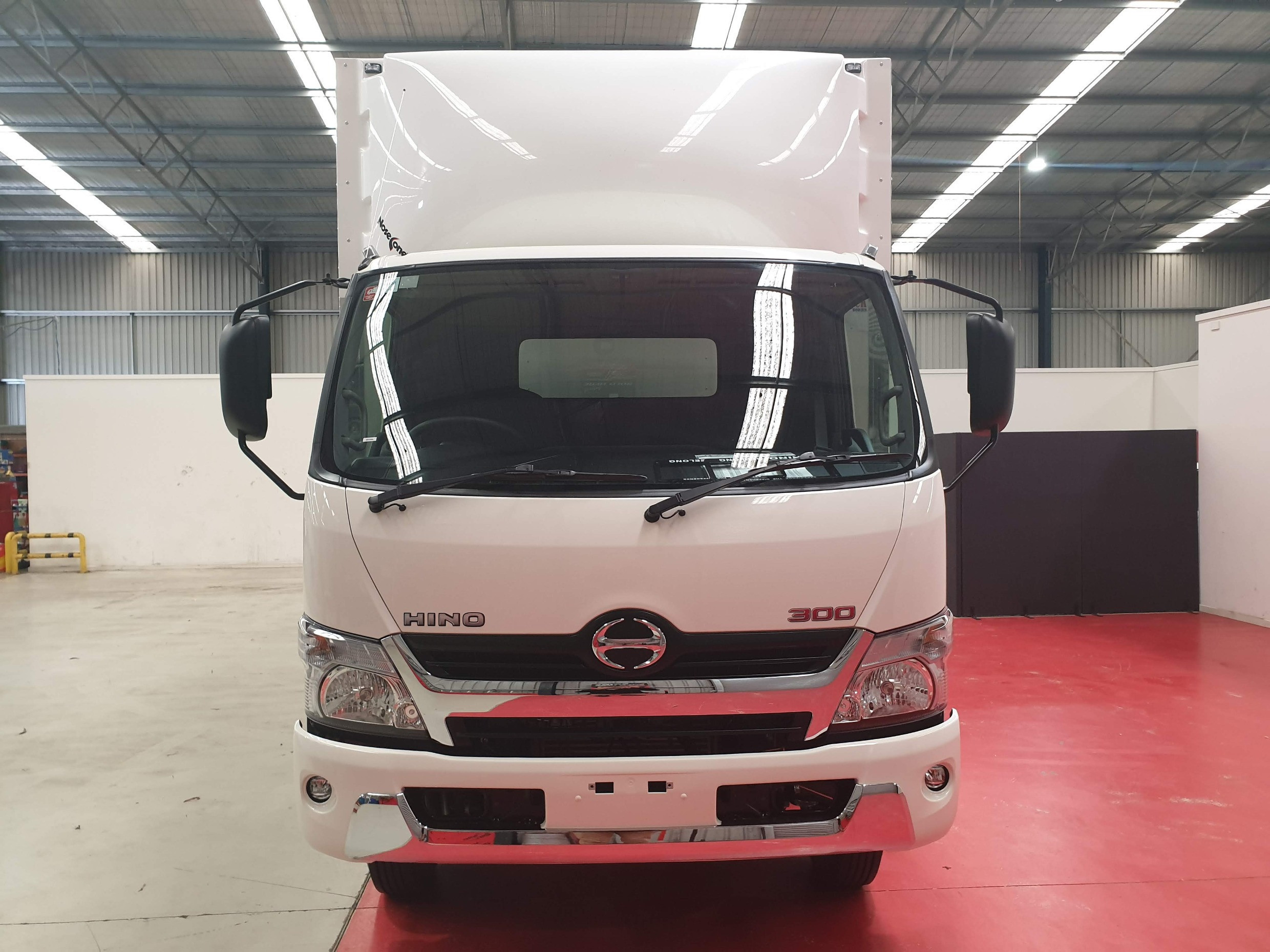 2021 HINO 921- 300 SERIES AUTOMATIC PANTECH