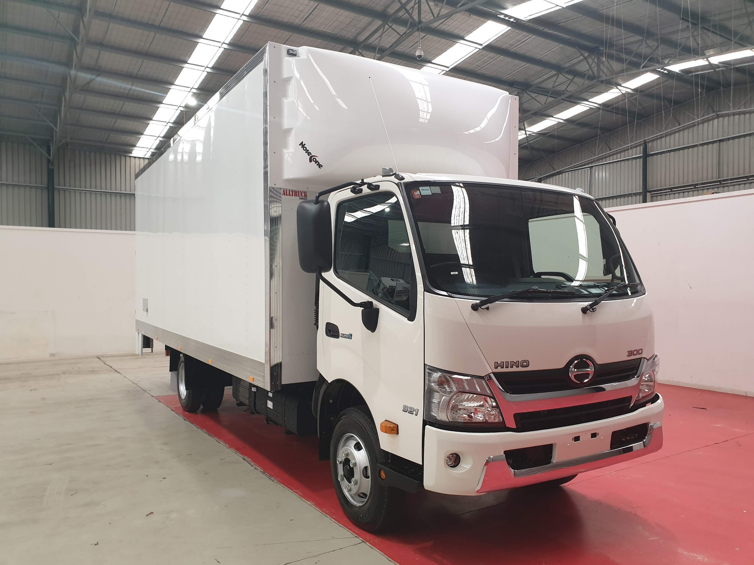 2021 HINO 921- 300 SERIES AUTOMATIC PANTECH