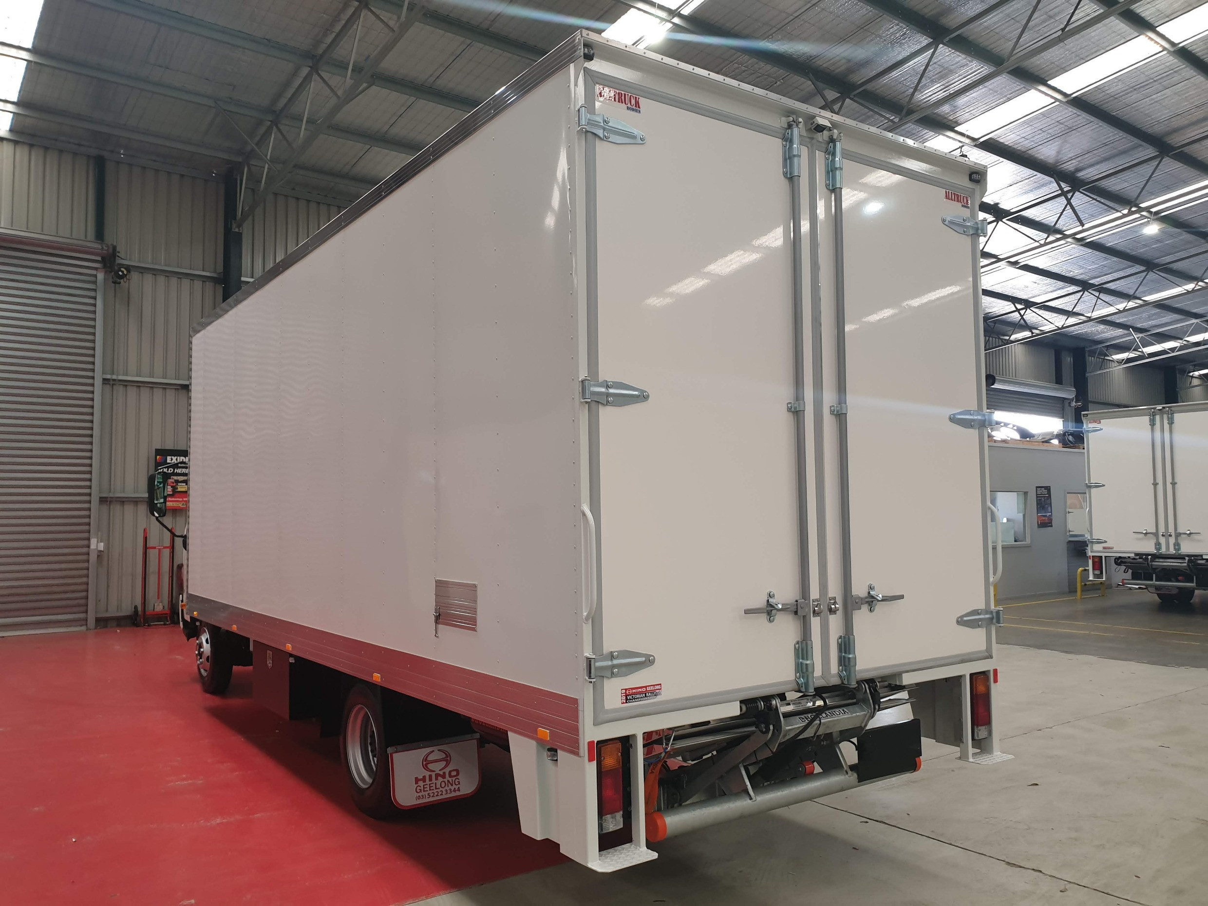 2021 HINO 921- 300 SERIES AUTOMATIC PANTECH