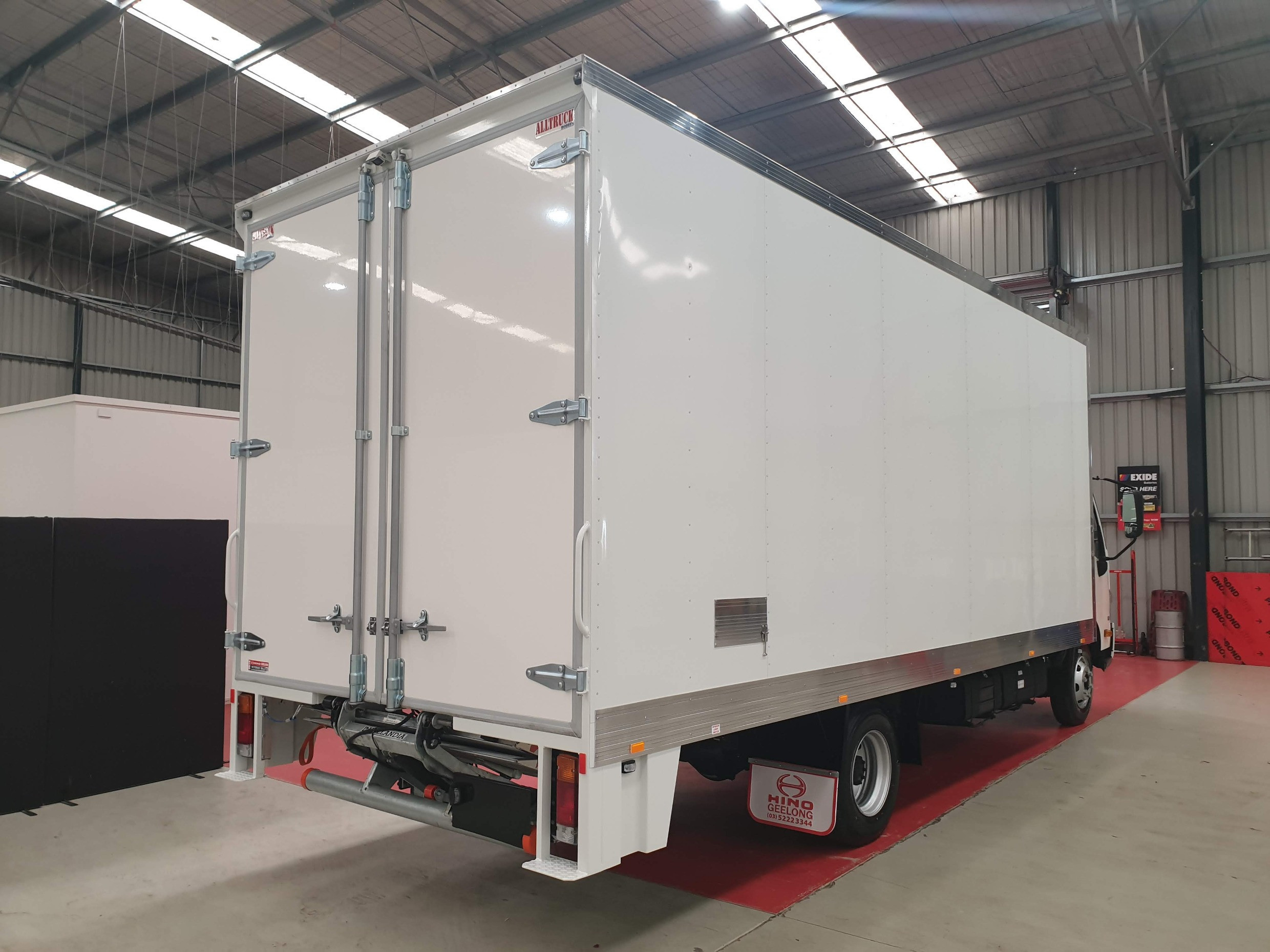 2021 HINO 921- 300 SERIES AUTOMATIC PANTECH