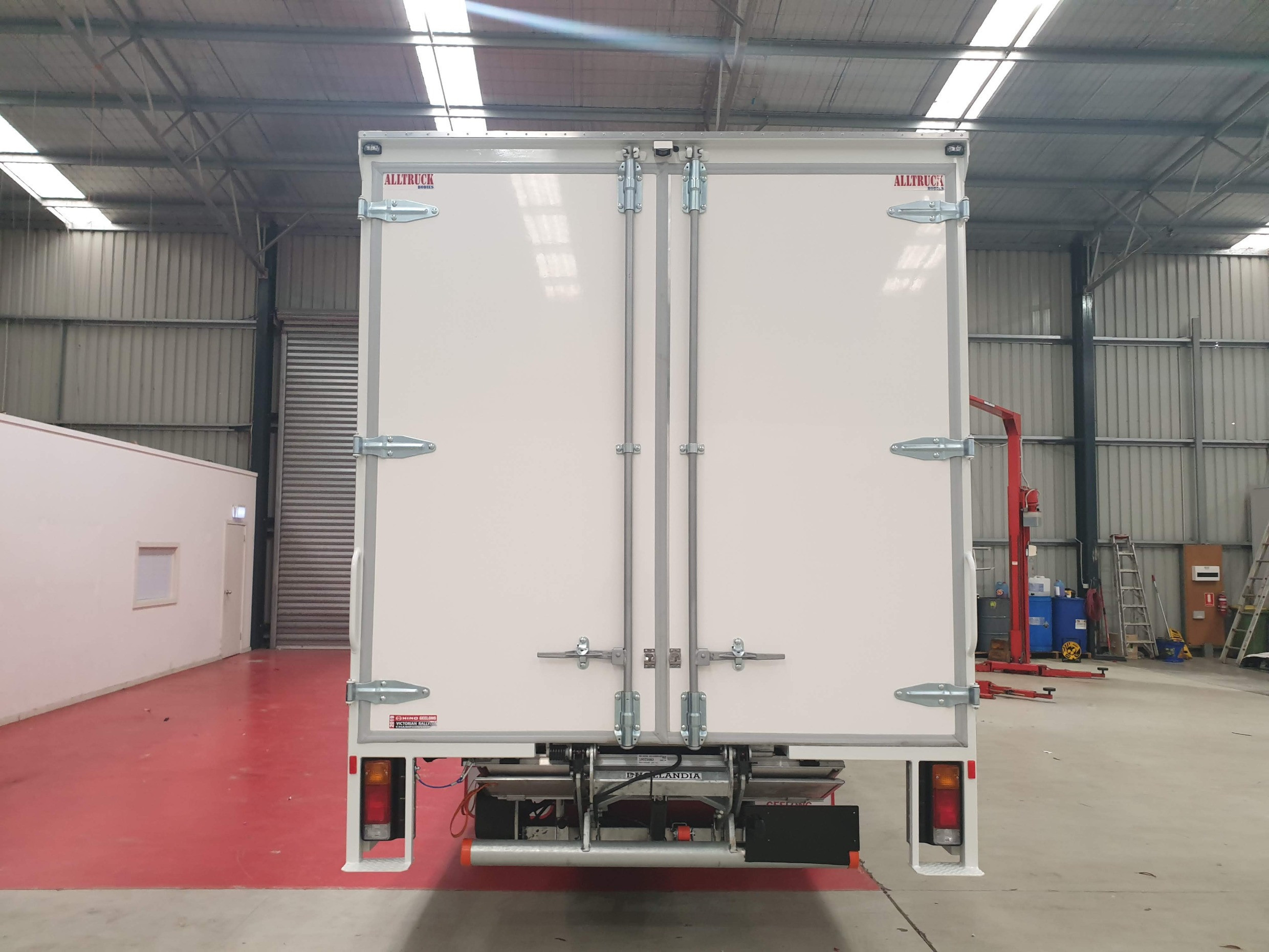 2021 HINO 921- 300 SERIES AUTOMATIC PANTECH
