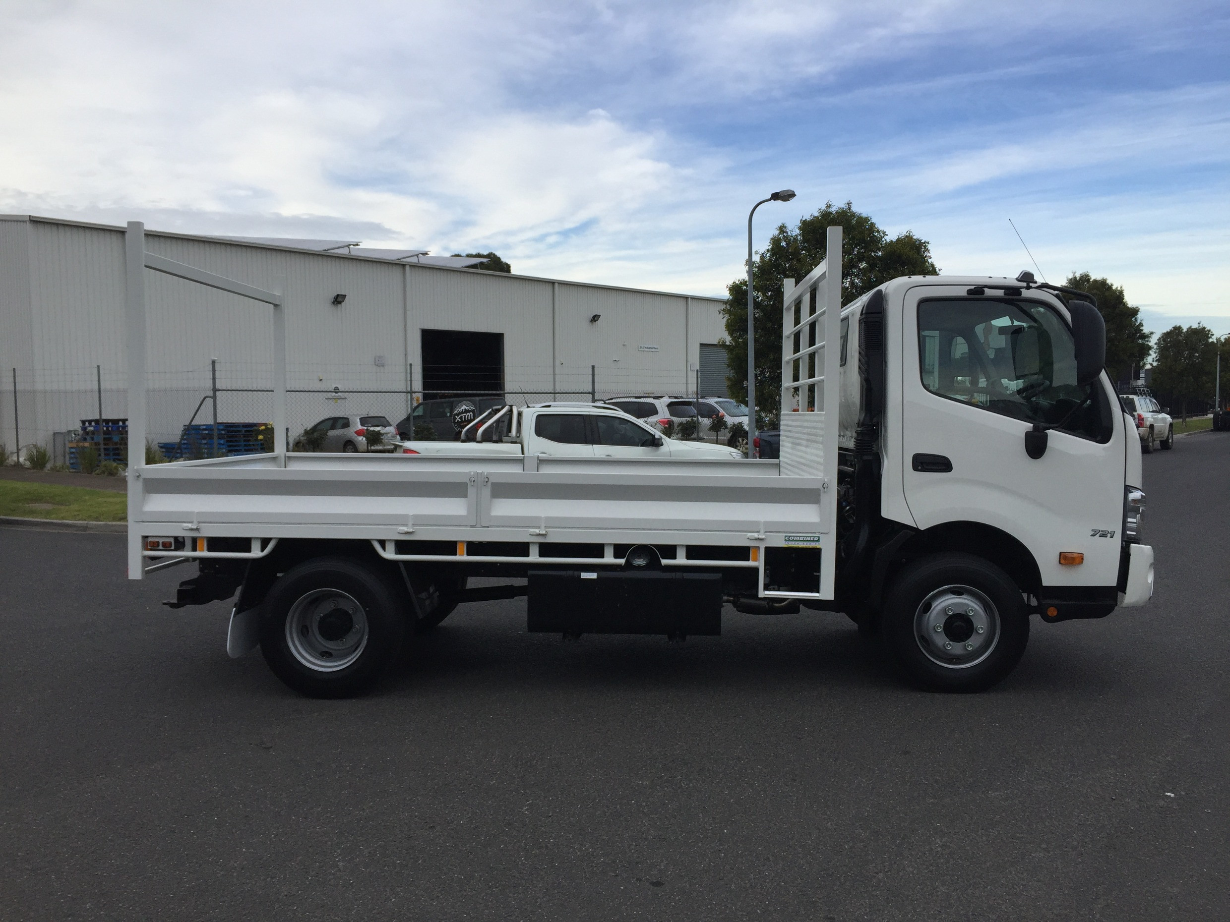 2021 HINO 721 - 300 SERIES AUTOMATIC TRAY