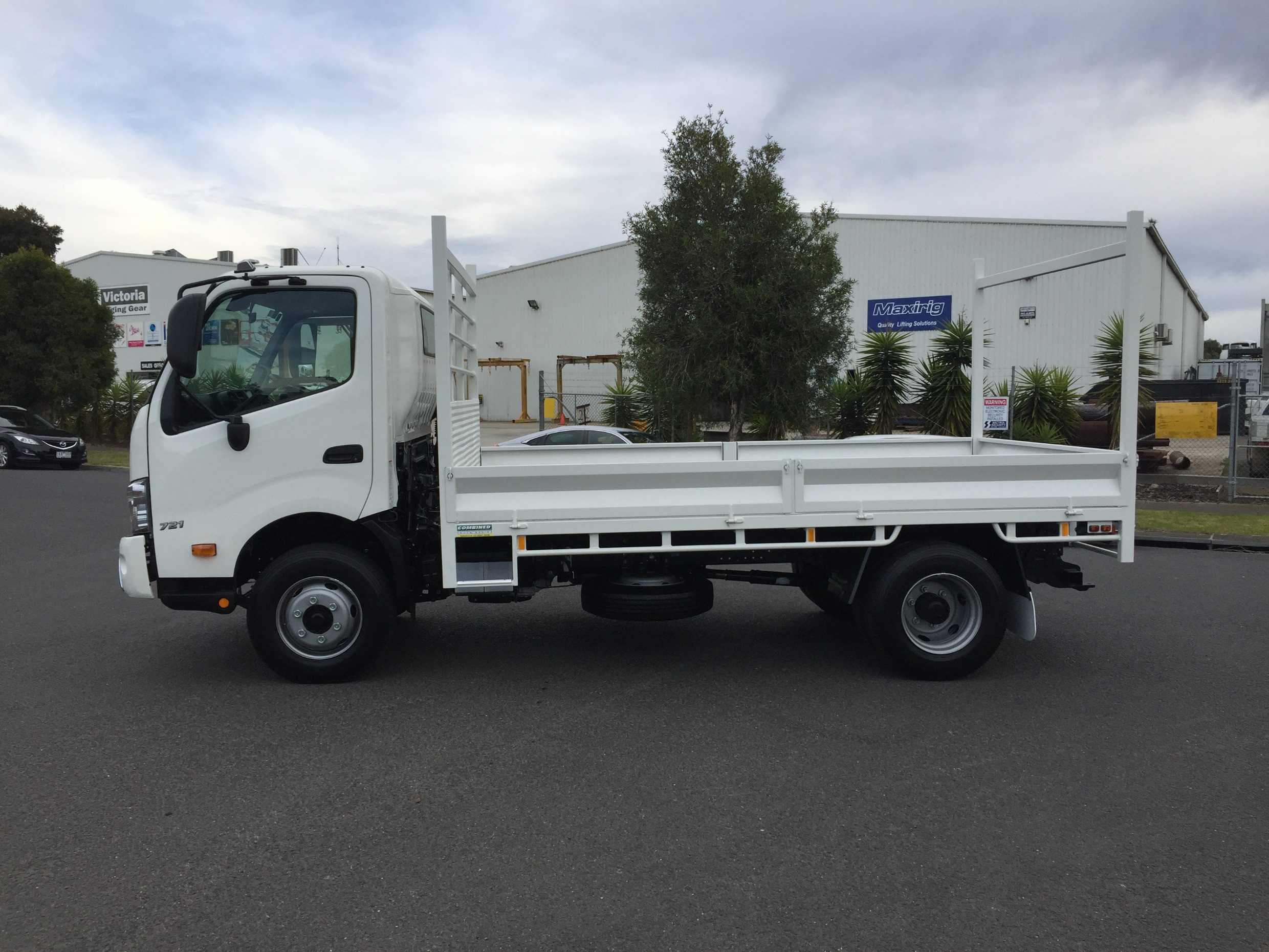 2021 HINO 721 - 300 SERIES AUTOMATIC TRAY