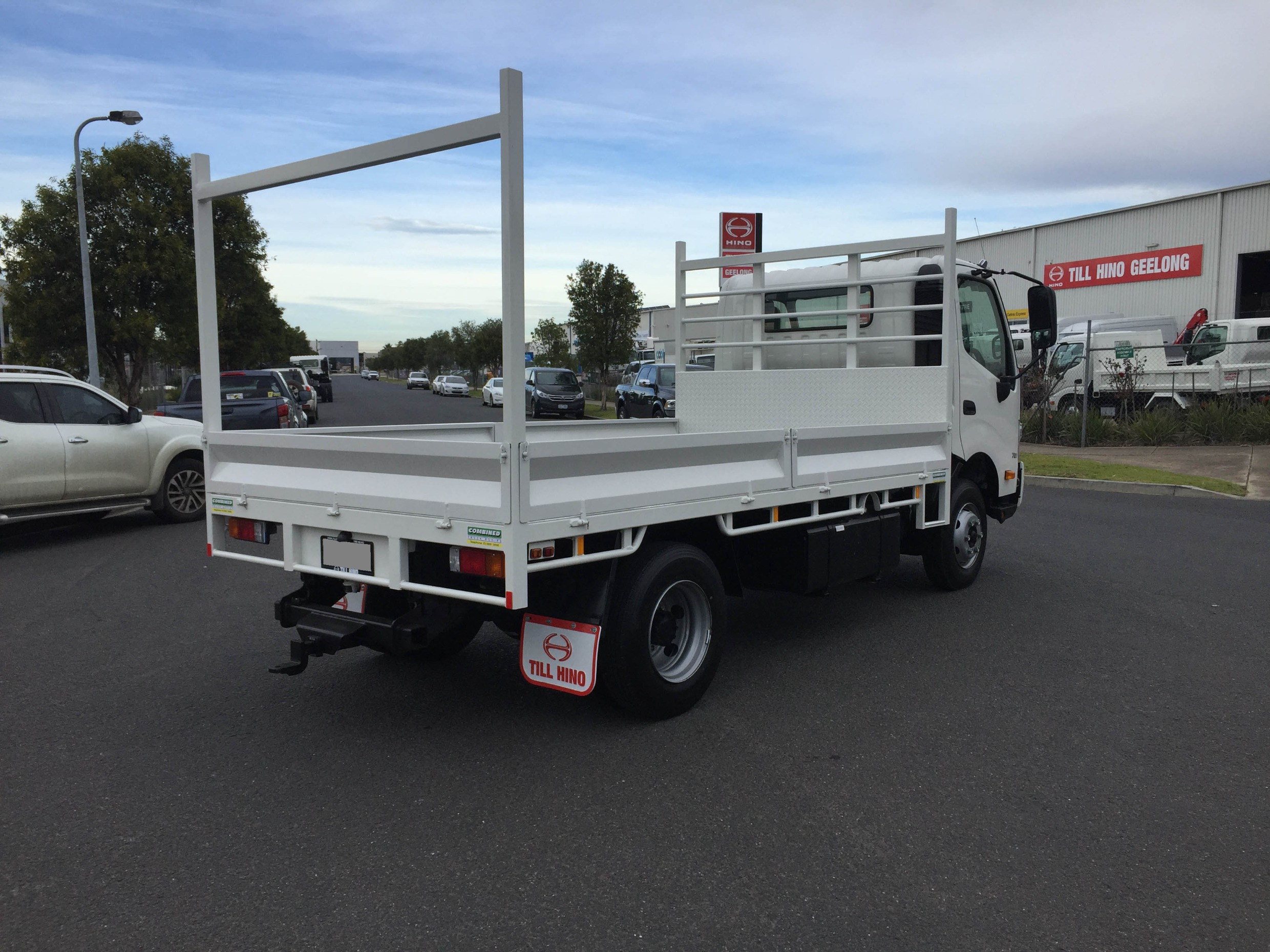 2021 HINO 721 - 300 SERIES AUTOMATIC TRAY