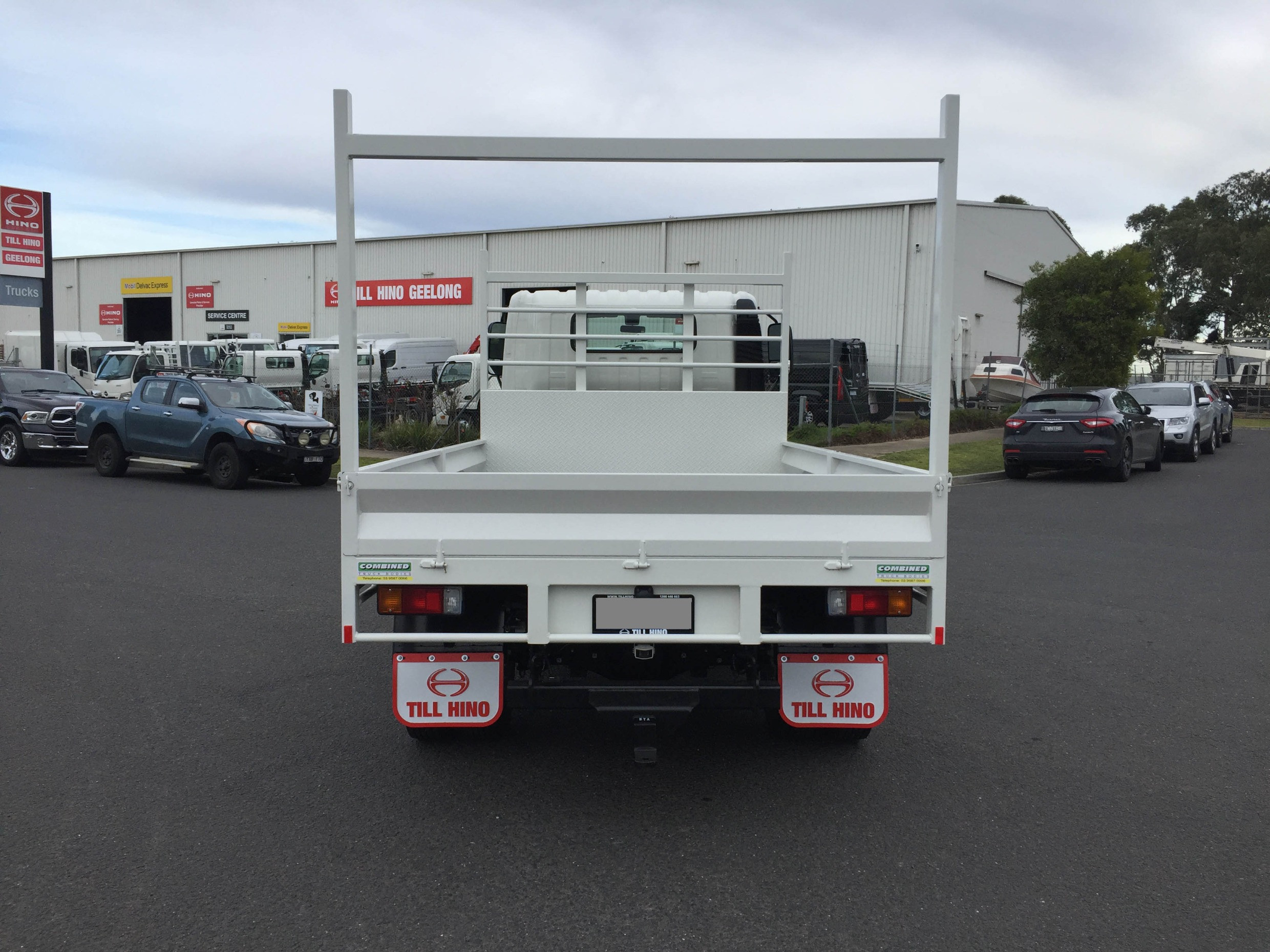 2021 HINO 721 - 300 SERIES AUTOMATIC TRAY