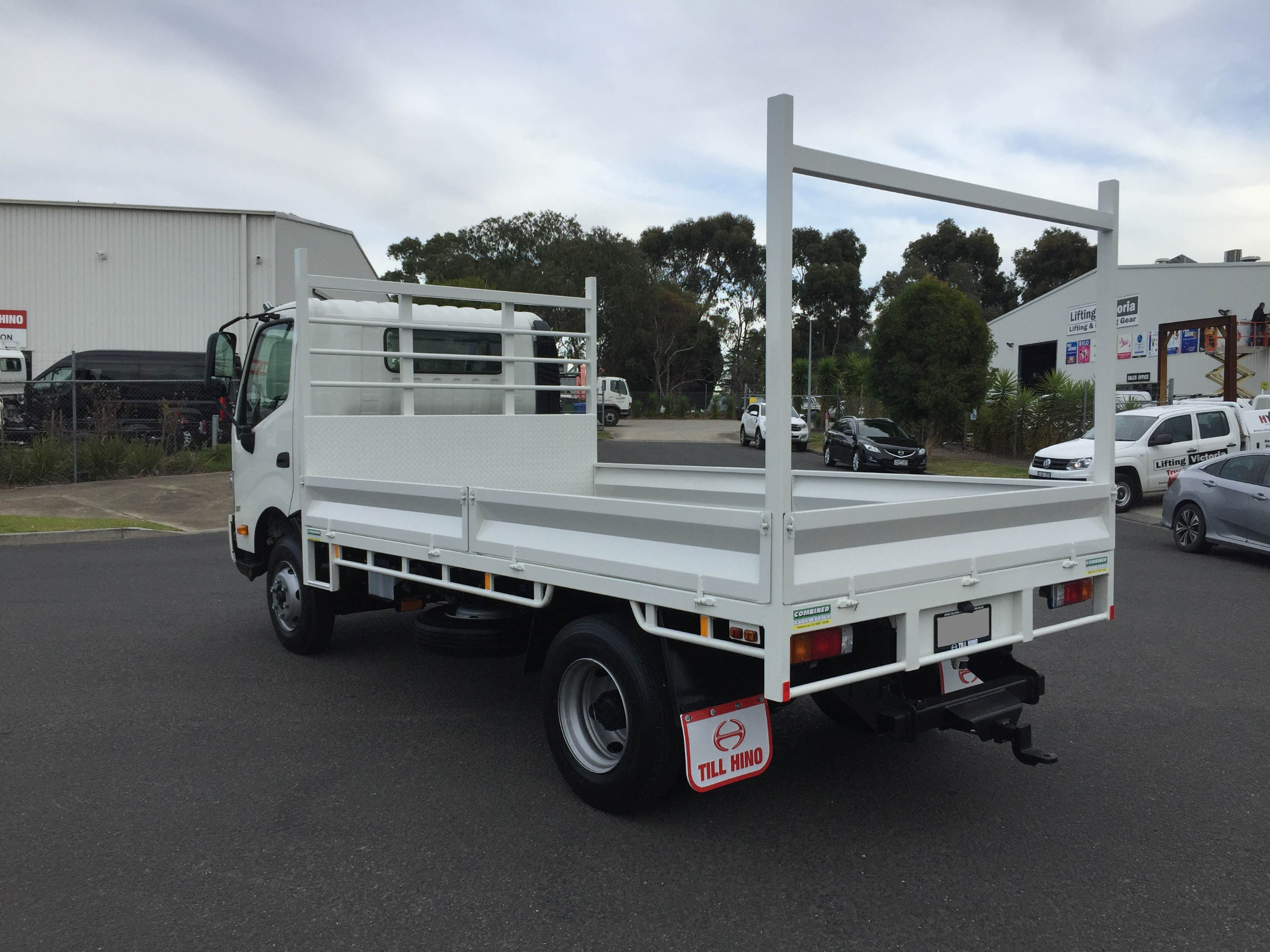 2021 HINO 721 - 300 SERIES AUTOMATIC TRAY