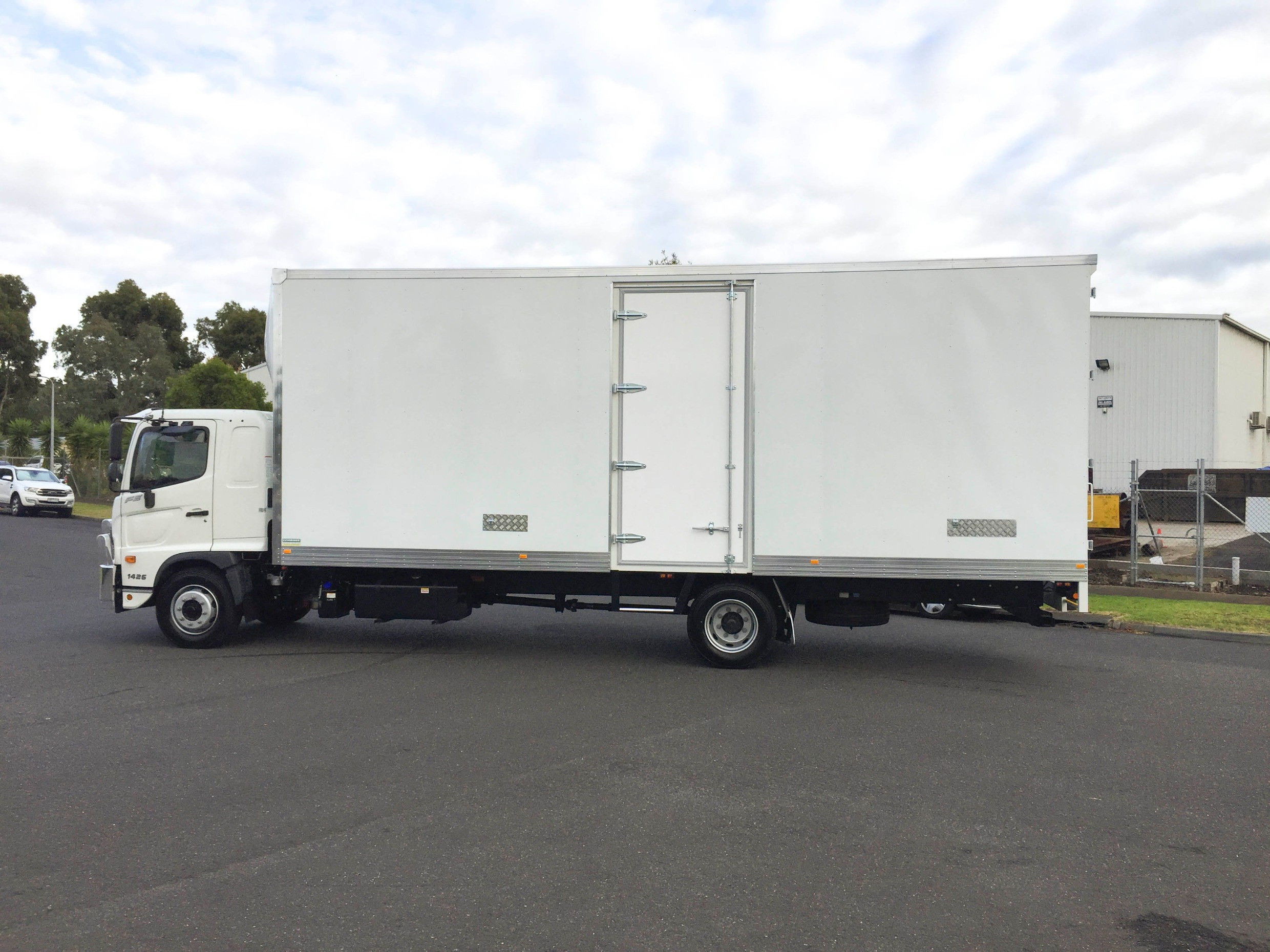 2022 HINO FE 1426-500 SERIES AUTOMATIC PANTECH