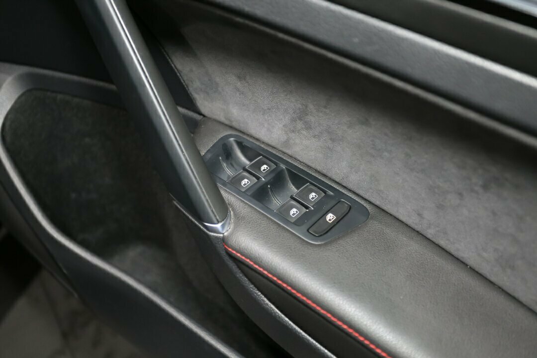 2016 VOLKSWAGEN GOLF VII MY16 6 SP SPORTS AUTOMATIC DUAL CLUTCH 5D HATCHBACK