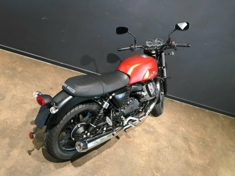 2017 MOTO GUZZI V7 II Stone
