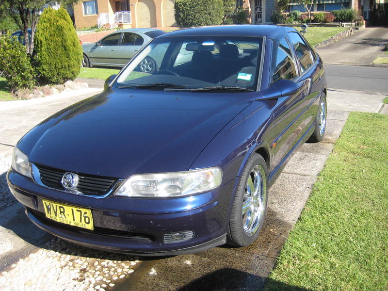 2000 HOLDEN VECTRA CD JSII