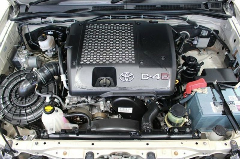 2012 TOYOTA HILUX SR5 (4x4) KUN26R MY12