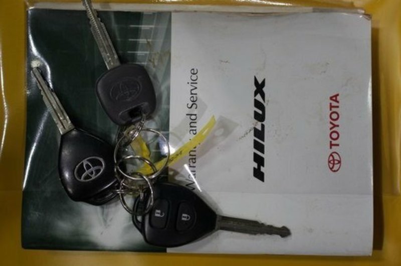 2011 TOYOTA HILUX SR (4x4) KUN26R MY12