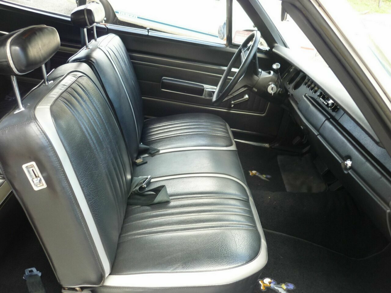 1970 PLYMOUTH ROAD RUNNER 3 SP AUTOMATIC 2D COUPE
