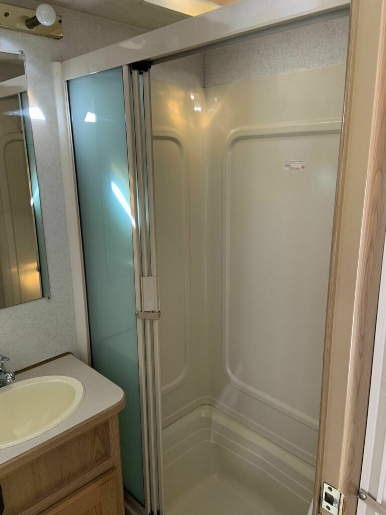 2003 WINNEBAGO EXPLORER 7 SP MANUAL MOTOR HOME