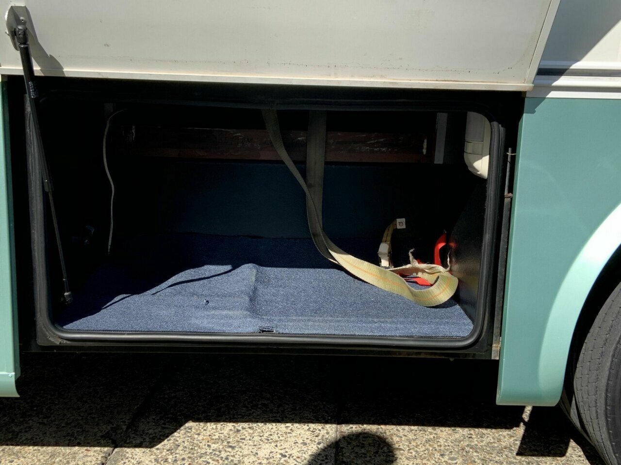 2003 WINNEBAGO EXPLORER 7 SP MANUAL MOTOR HOME