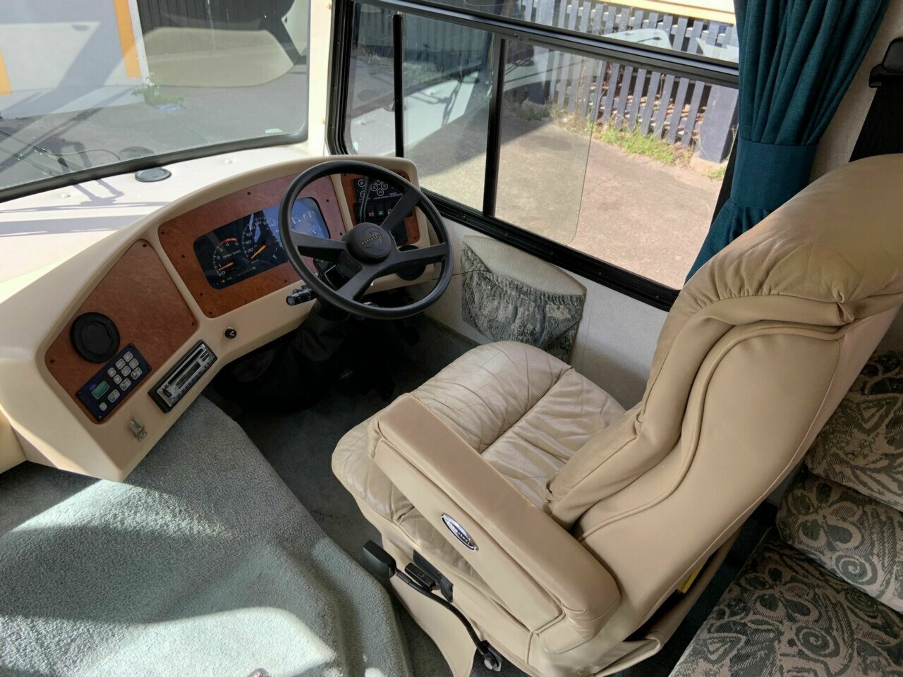 2003 WINNEBAGO EXPLORER 7 SP MANUAL MOTOR HOME