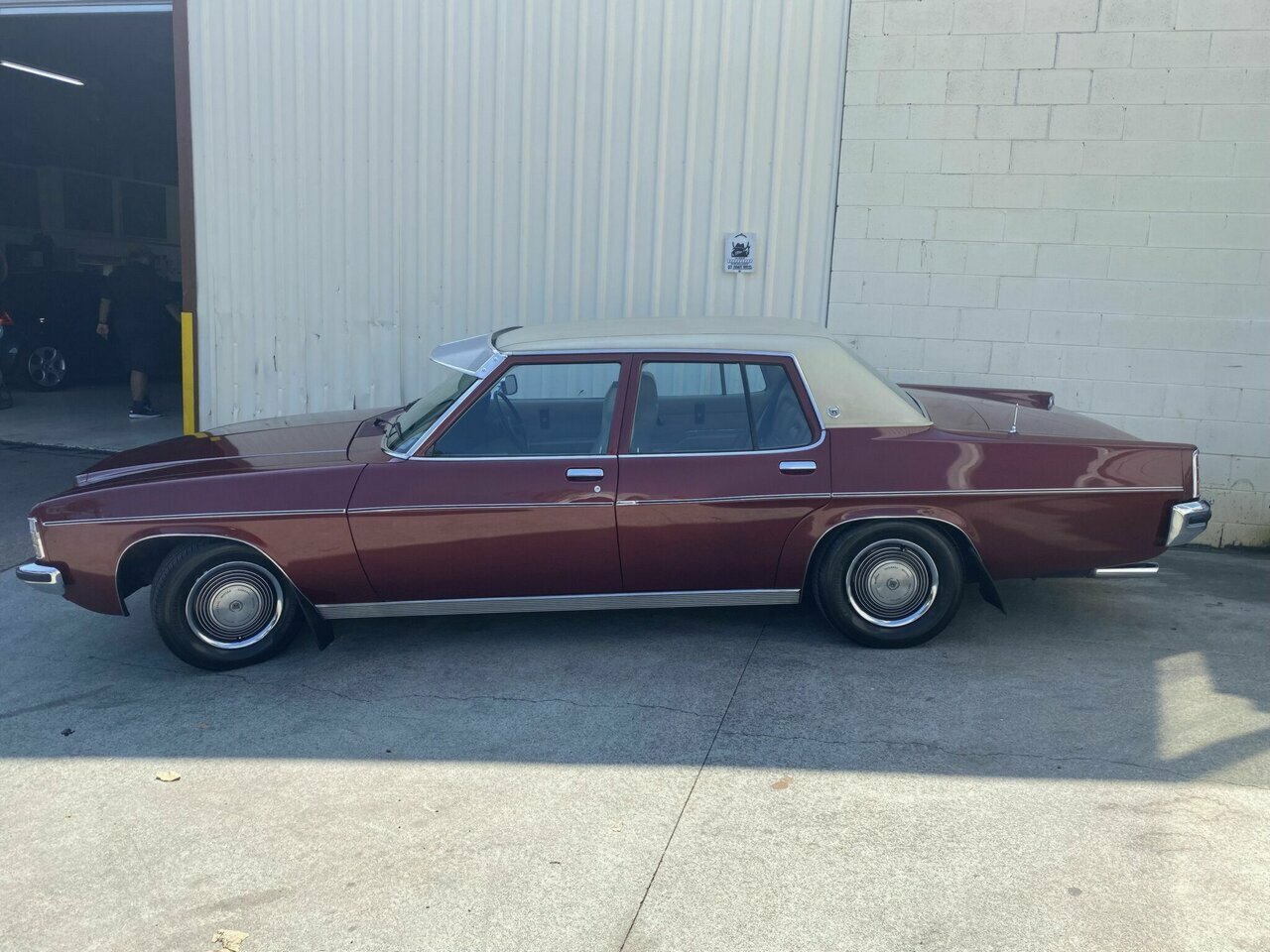 1977 HOLDEN STATESMAN HX DE VILLE 3 SP AUTOMATIC 4D SEDAN