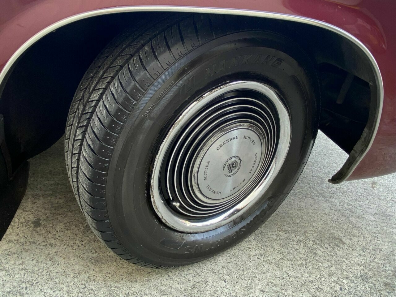 1977 HOLDEN STATESMAN HX DE VILLE 3 SP AUTOMATIC 4D SEDAN