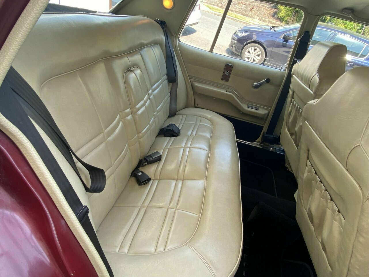 1977 HOLDEN STATESMAN HX DE VILLE 3 SP AUTOMATIC 4D SEDAN