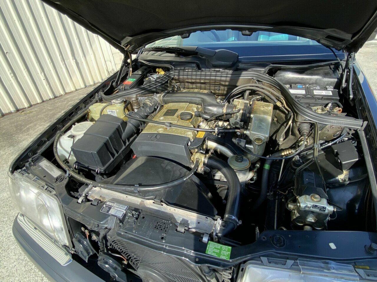 1996 MERCEDES-BENZ E220 C 4 SP AUTOMATIC 2D COUPE