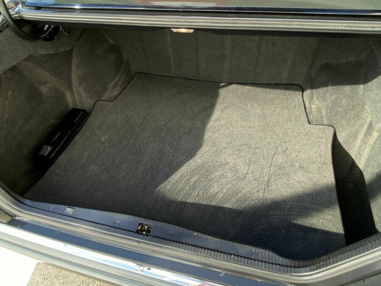 1996 MERCEDES-BENZ E220 C 4 SP AUTOMATIC 2D COUPE