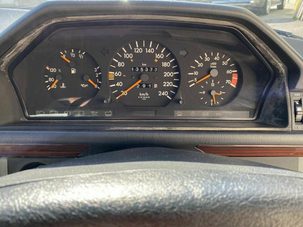 1996 MERCEDES-BENZ E220 C 4 SP AUTOMATIC 2D COUPE