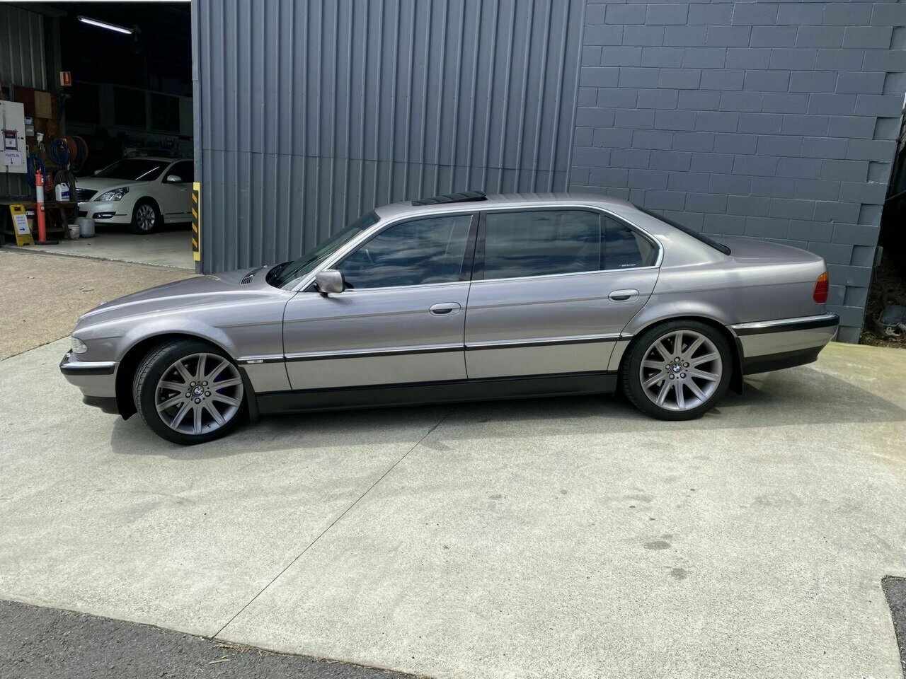 1999 BMW 735IL E38 5 SP AUTOMATIC STEPTRONIC 4D SEDAN