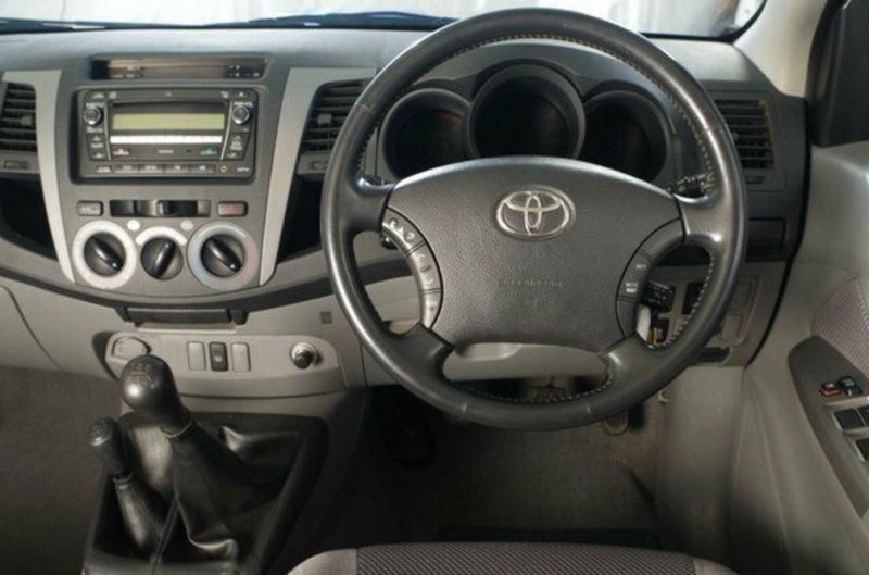 2008 TOYOTA HILUX SR5 (4x4) KUN26R 07 UPGRADE