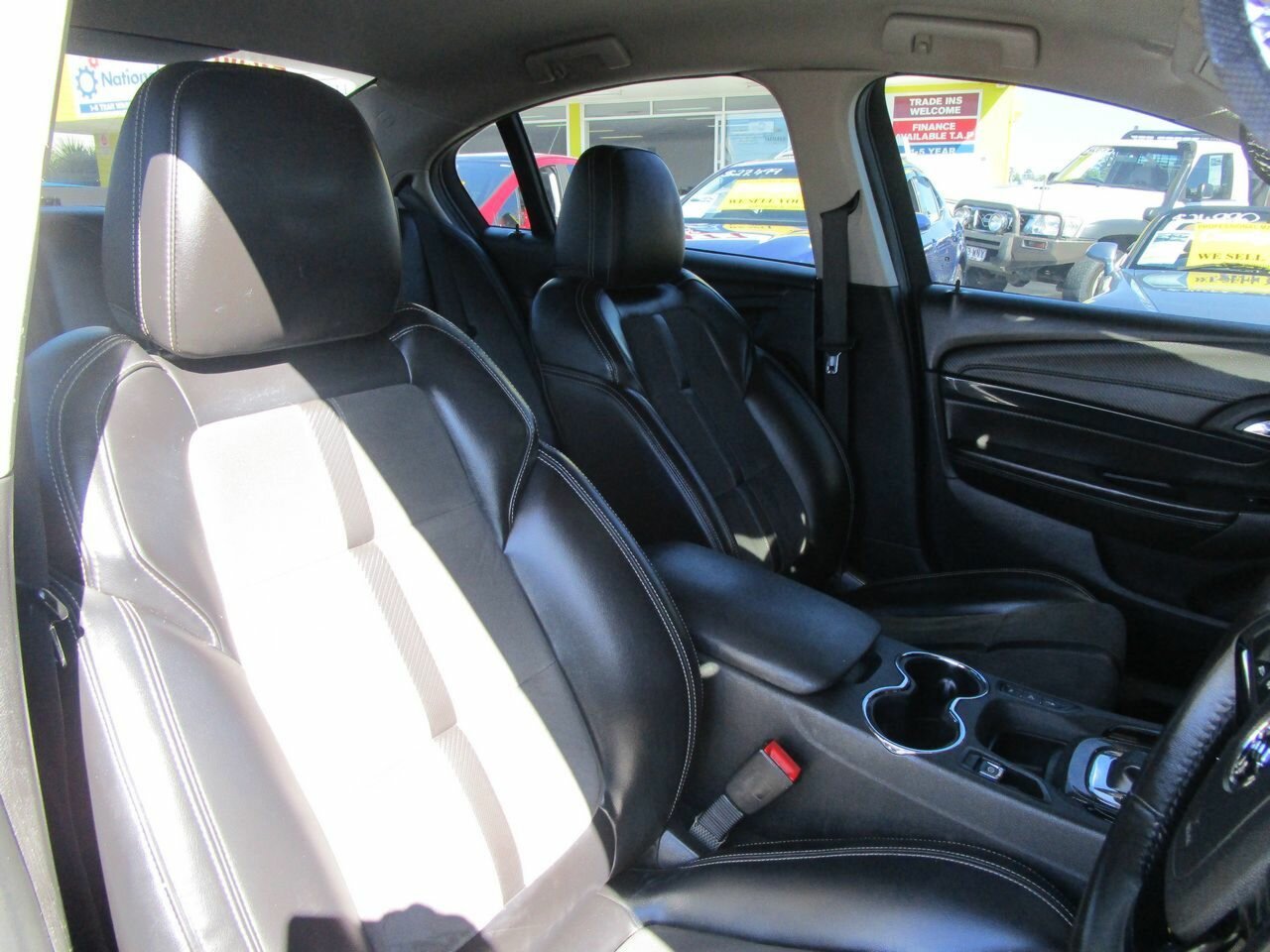 2015 HOLDEN COMMODORE SV6VF SEDAN