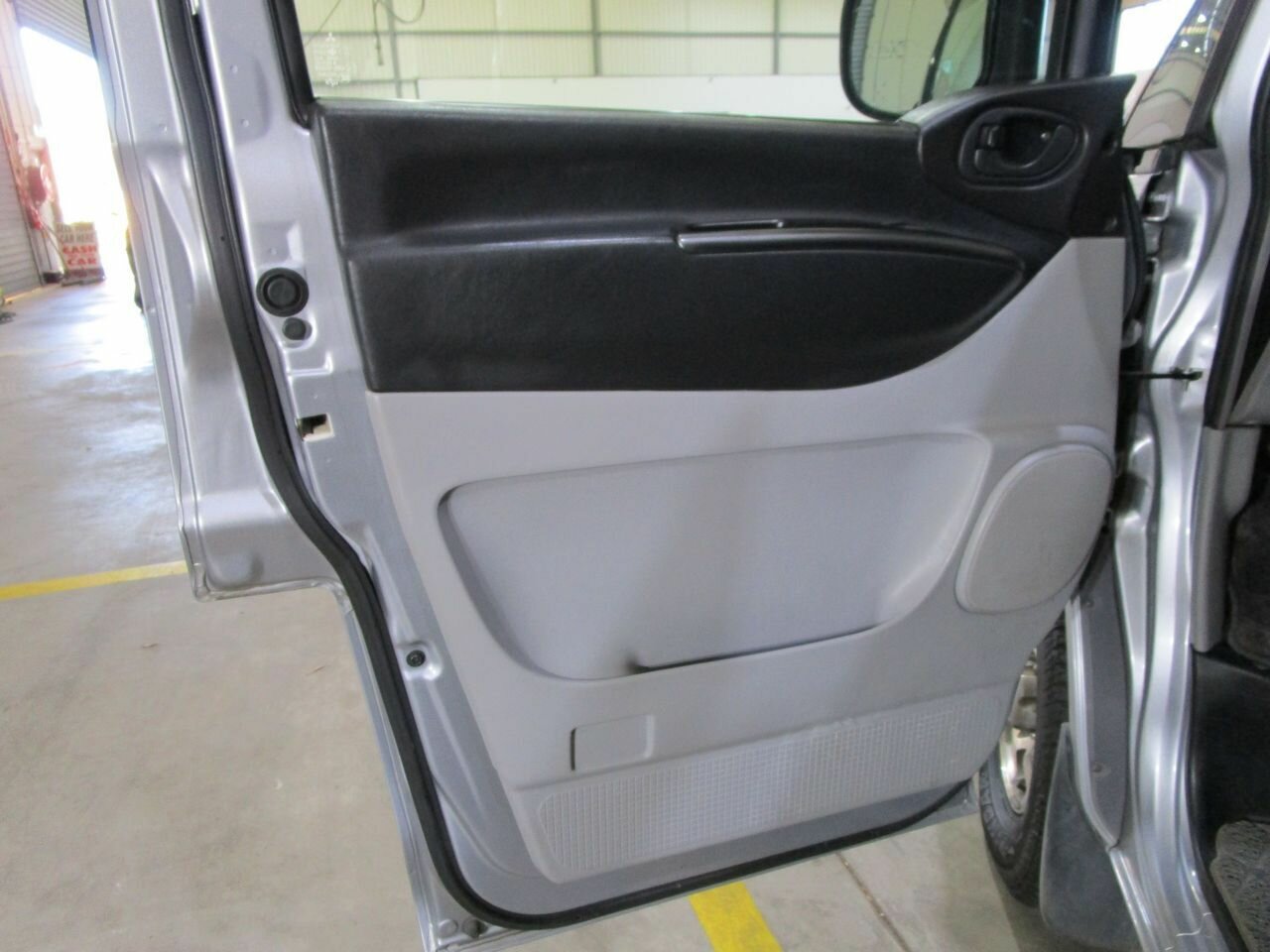 2005 MITSUBISHI DELICA ACTIVE FIELD VAN