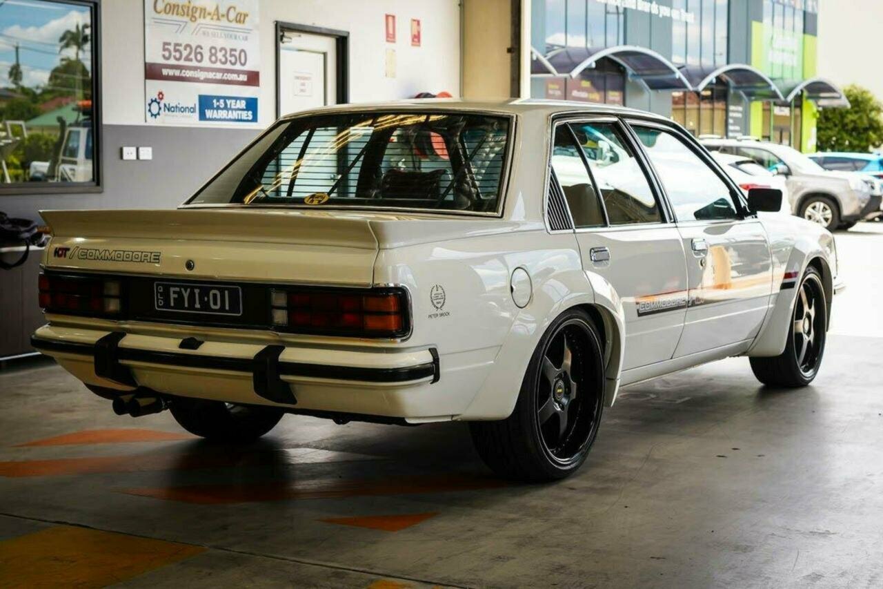 1980 HOLDEN COMMODORE VC SL/E 3 SP AUTOMATIC 4D SEDAN