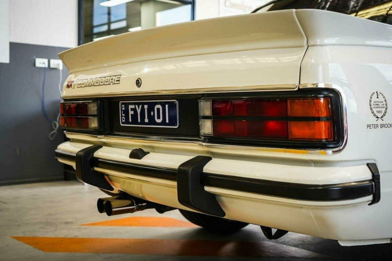 1980 HOLDEN COMMODORE VC SL/E 3 SP AUTOMATIC 4D SEDAN