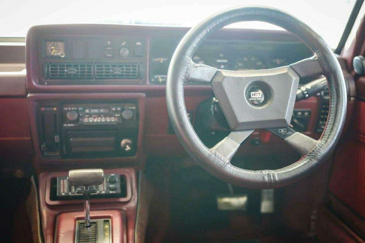 1980 HOLDEN COMMODORE VC SL/E 3 SP AUTOMATIC 4D SEDAN