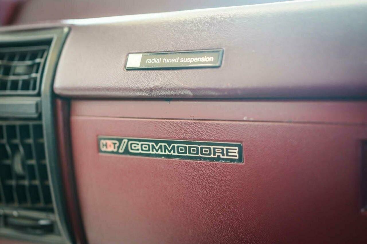 1980 HOLDEN COMMODORE VC SL/E 3 SP AUTOMATIC 4D SEDAN