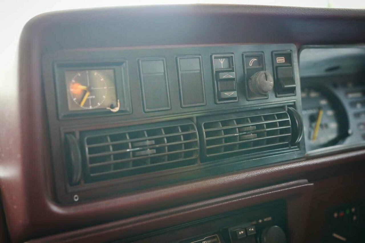 1980 HOLDEN COMMODORE VC SL/E 3 SP AUTOMATIC 4D SEDAN