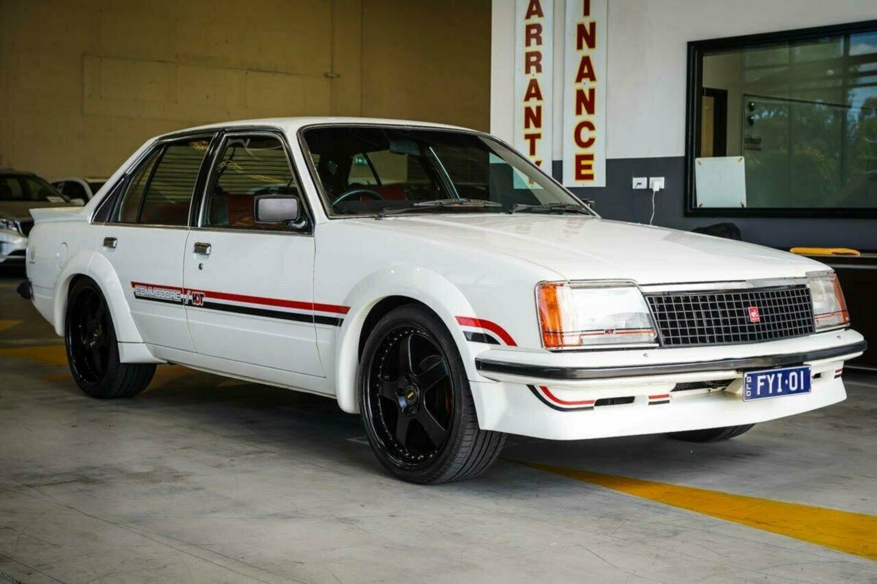 1980 HOLDEN COMMODORE VC SL/E 3 SP AUTOMATIC 4D SEDAN