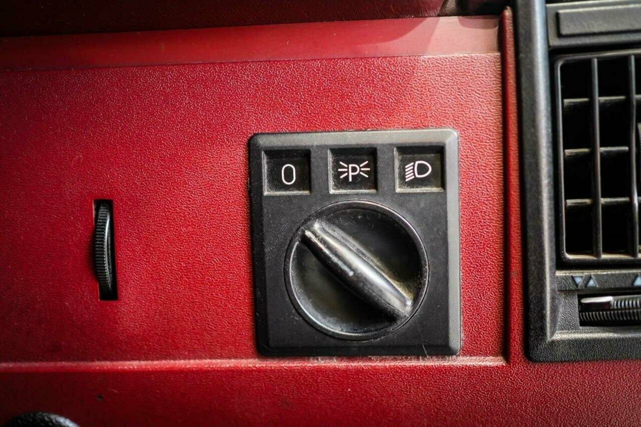1980 HOLDEN COMMODORE VC SL/E 3 SP AUTOMATIC 4D SEDAN