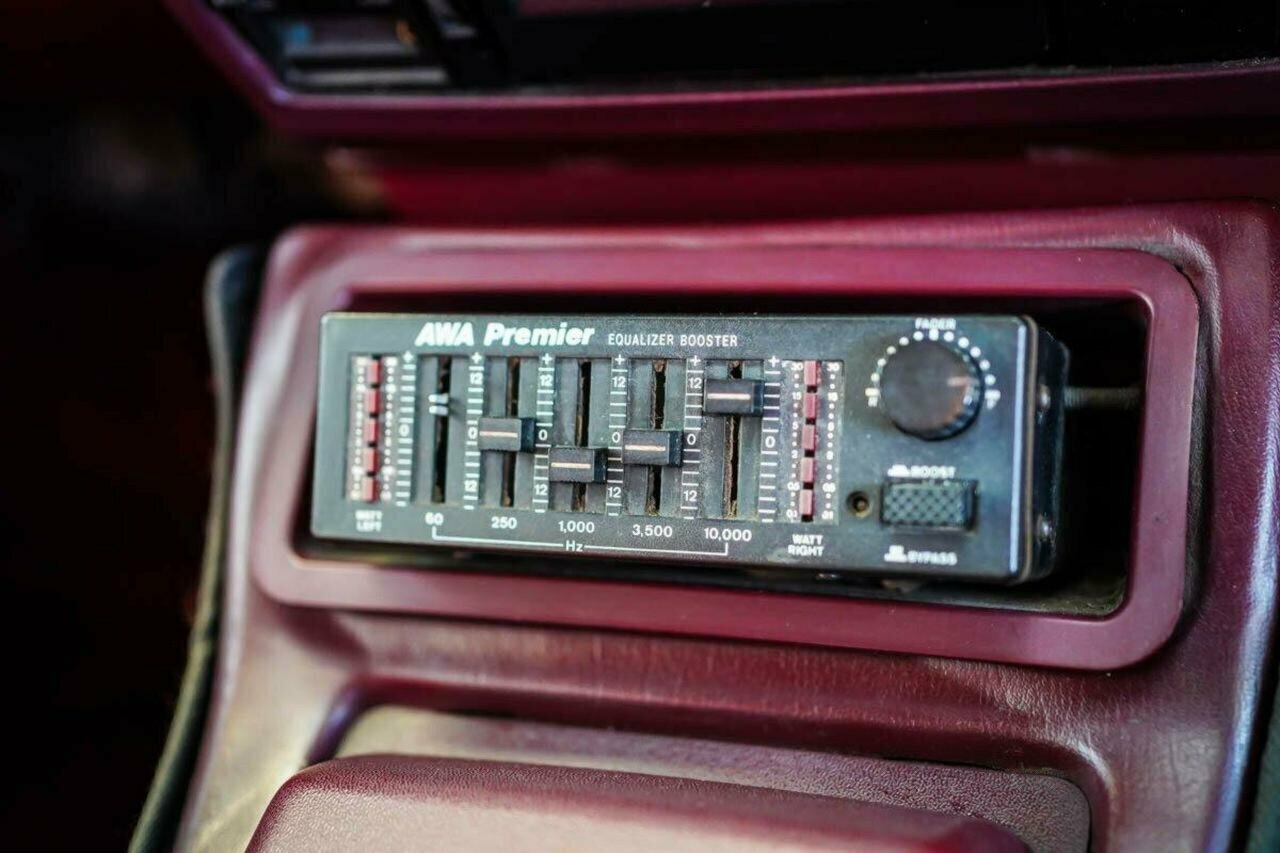 1980 HOLDEN COMMODORE VC SL/E 3 SP AUTOMATIC 4D SEDAN