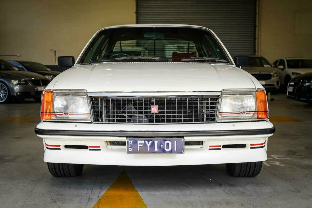 1980 HOLDEN COMMODORE VC SL/E 3 SP AUTOMATIC 4D SEDAN