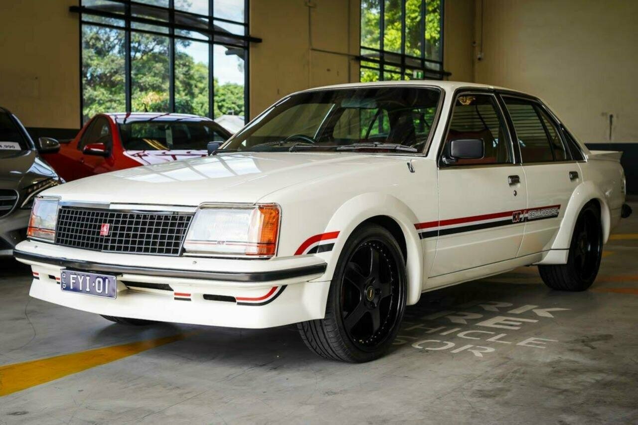 1980 HOLDEN COMMODORE VC SL/E 3 SP AUTOMATIC 4D SEDAN