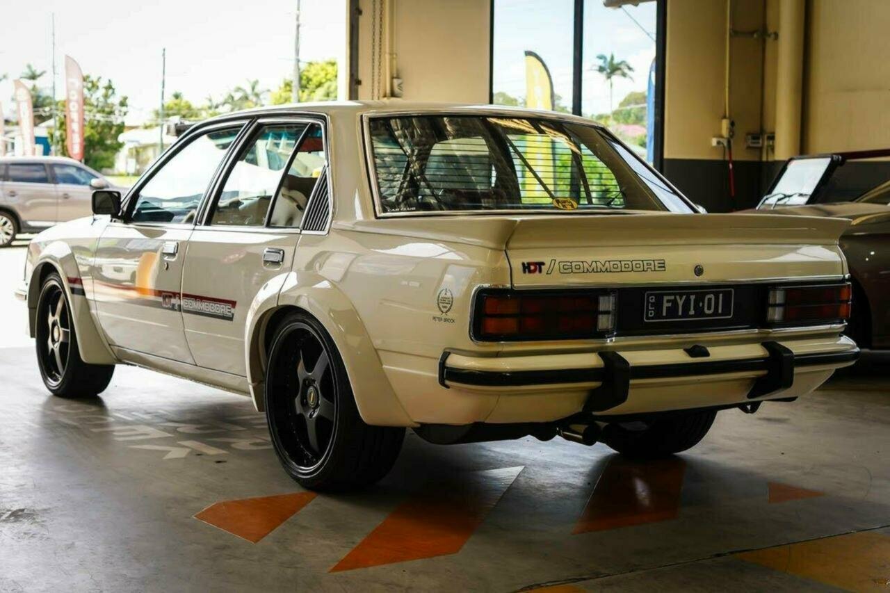 1980 HOLDEN COMMODORE VC SL/E 3 SP AUTOMATIC 4D SEDAN