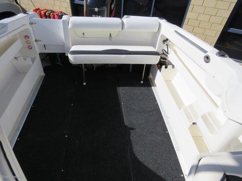 Haines Signature 632f WALK AROUND BIG VOLUME BOAT GREAT FISHING N FAMILY