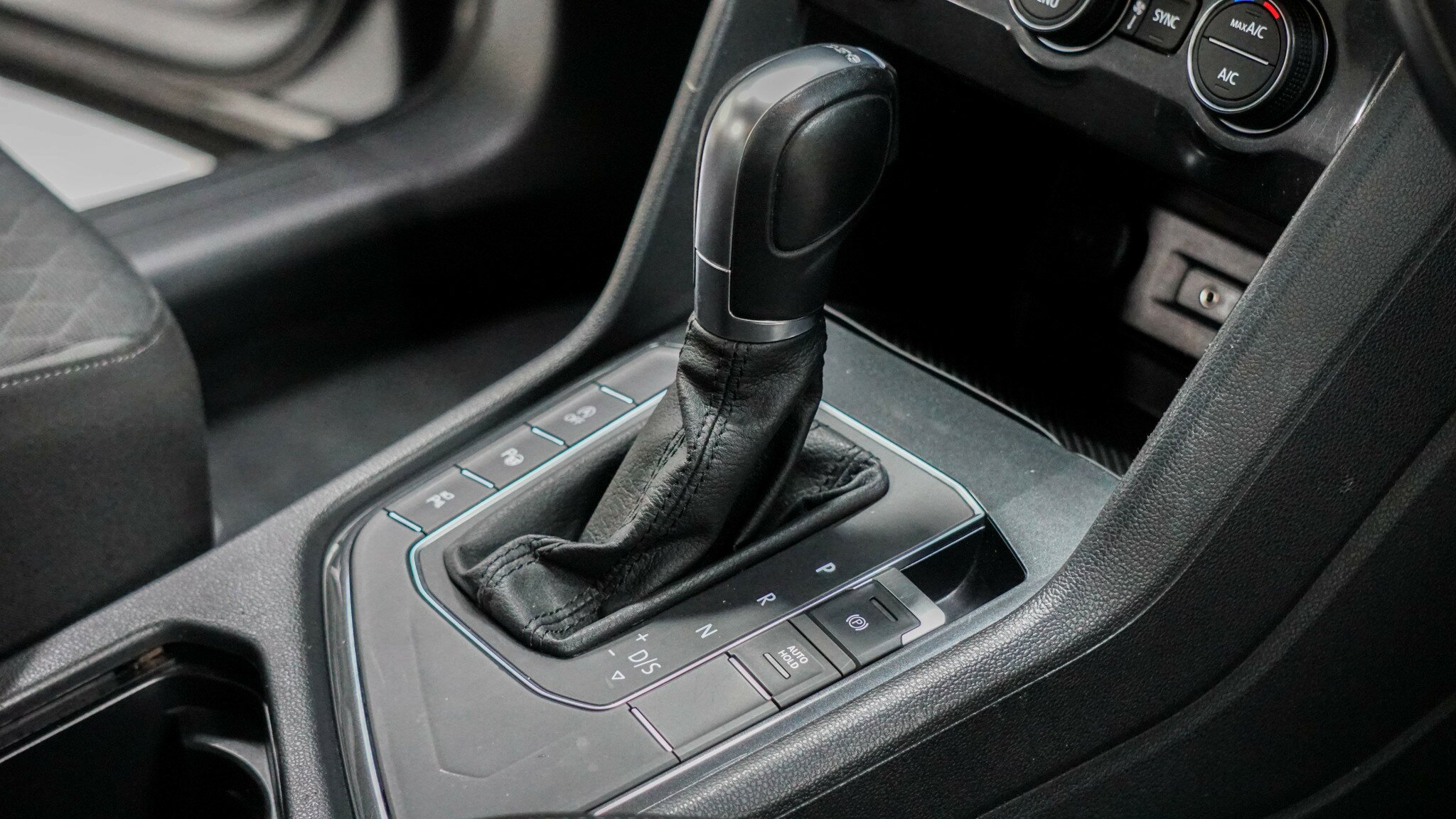 2017 VOLKSWAGEN TIGUAN 5NA 110 TSI COMFORTLINE 6 SP DIRECT SHIFT 4D WAGON