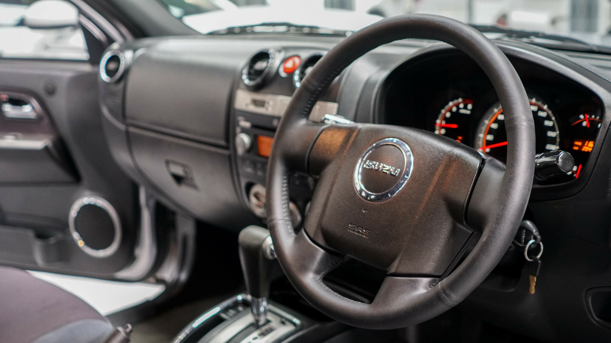 2011 ISUZU D-MAX TF MY10 LS (4X2) 4 SP AUTOMATIC 4D CREW CAB UTILITY