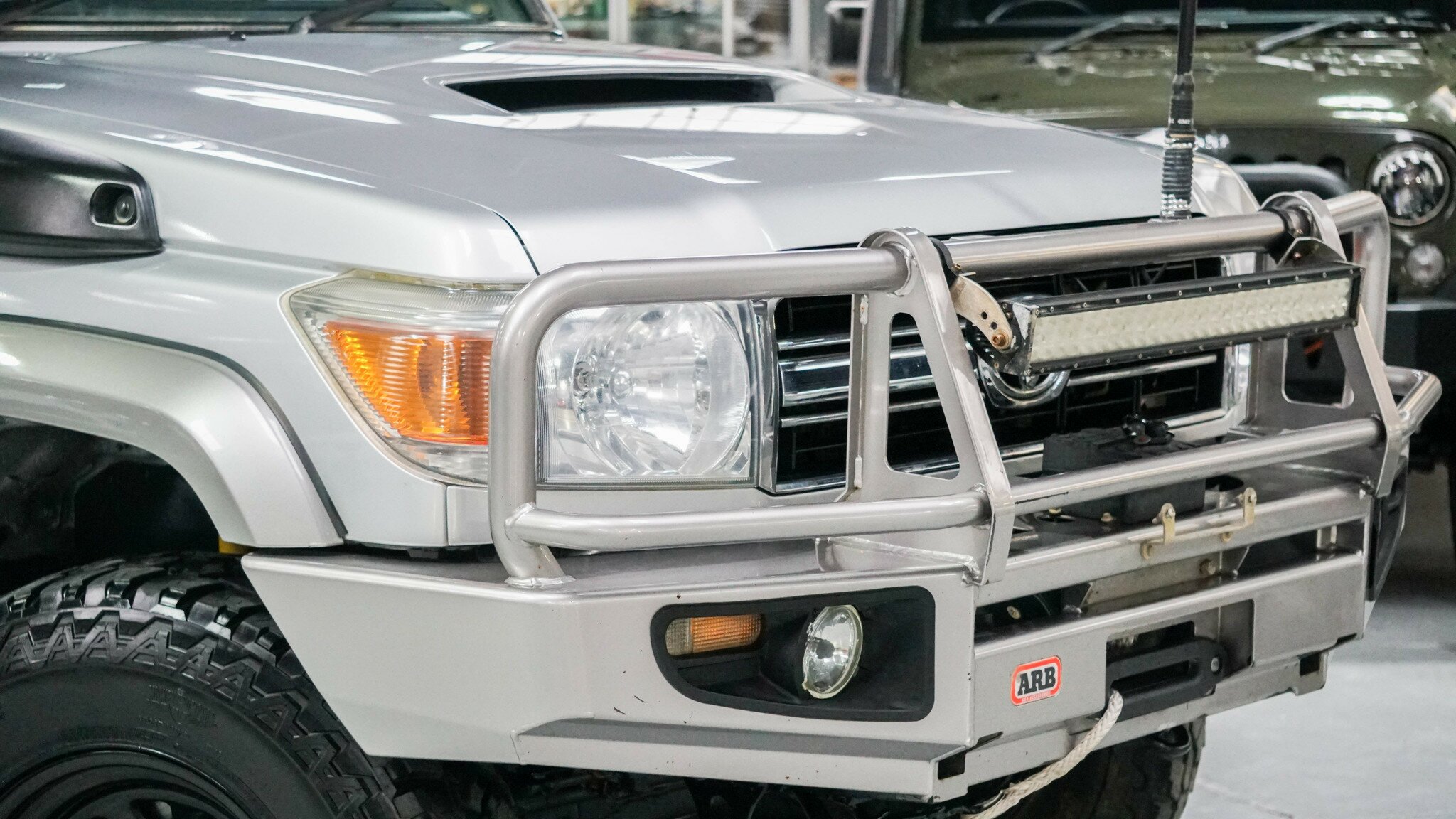 2009 TOYOTA LANDCRUISER VDJ76R GXL (4X4) 5 SP MANUAL 4D WAGON