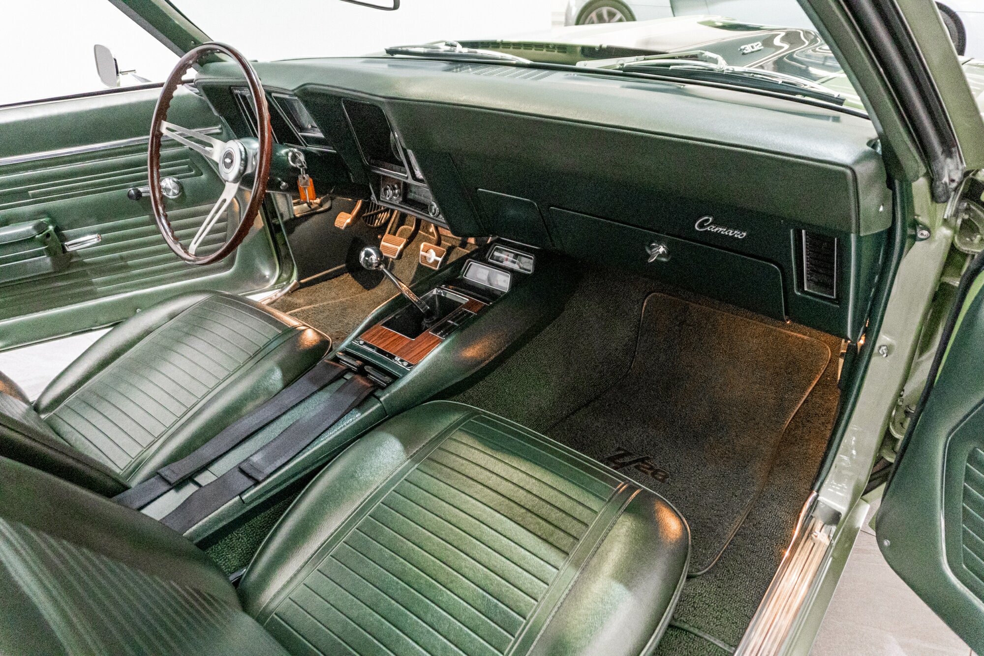 1969 CHEVROLET CAMARO 4 SP MANUAL 2D COUPE