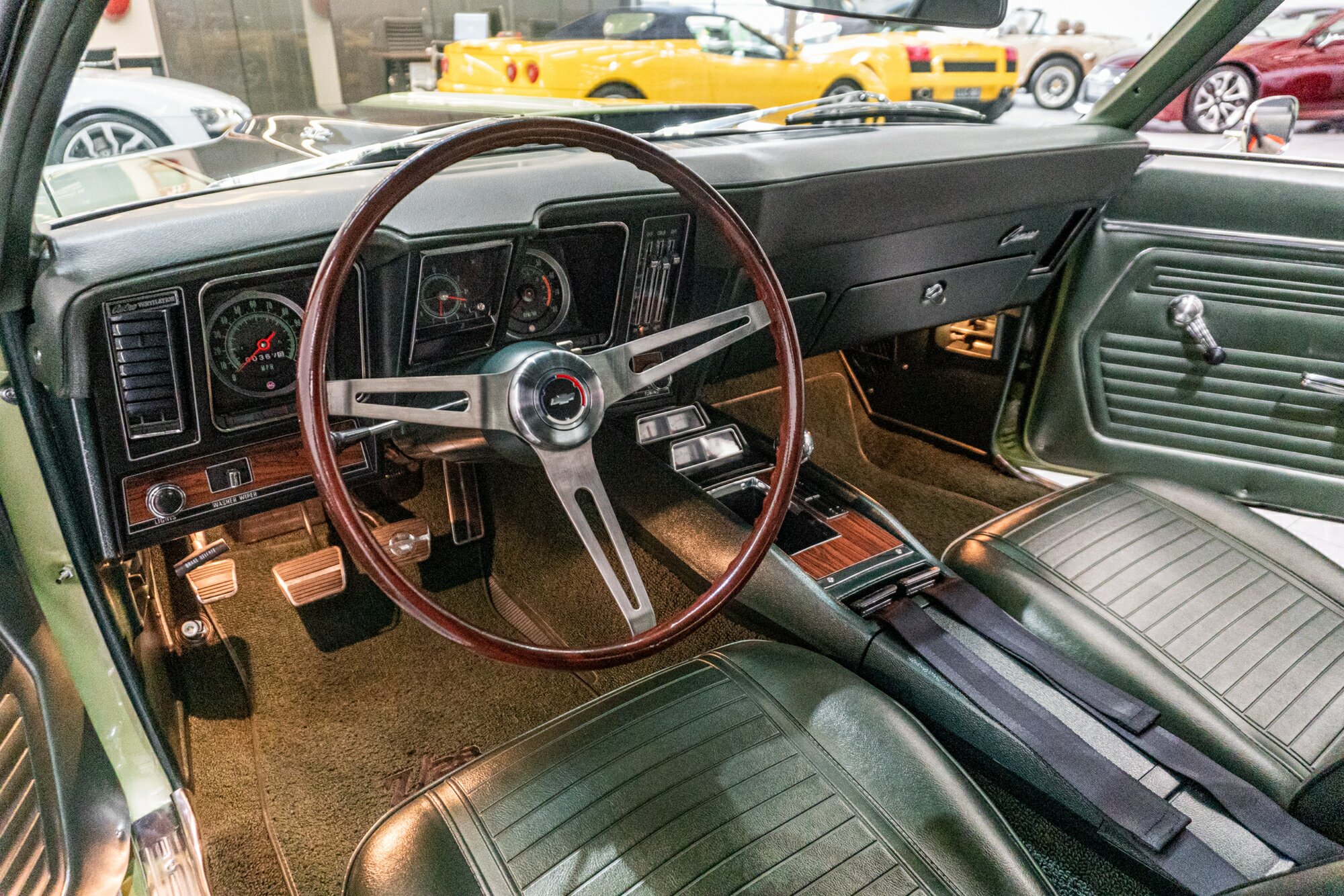 1969 CHEVROLET CAMARO 4 SP MANUAL 2D COUPE