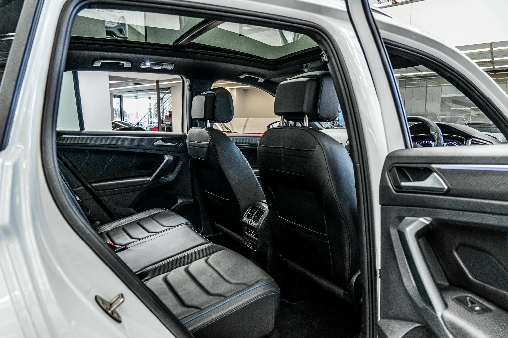 2022 VOLKSWAGEN TIGUAN 5NA MY22 R 7 SP AUTOMATIC 4D WAGON